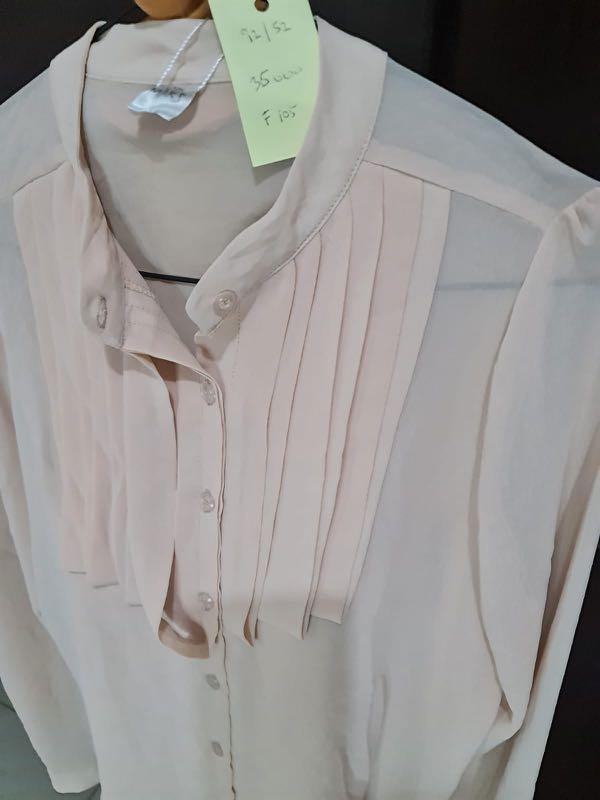 Kemeja Putih Lengan Panjang Nude Cream Ruffle Chiffon Kerja Atasan