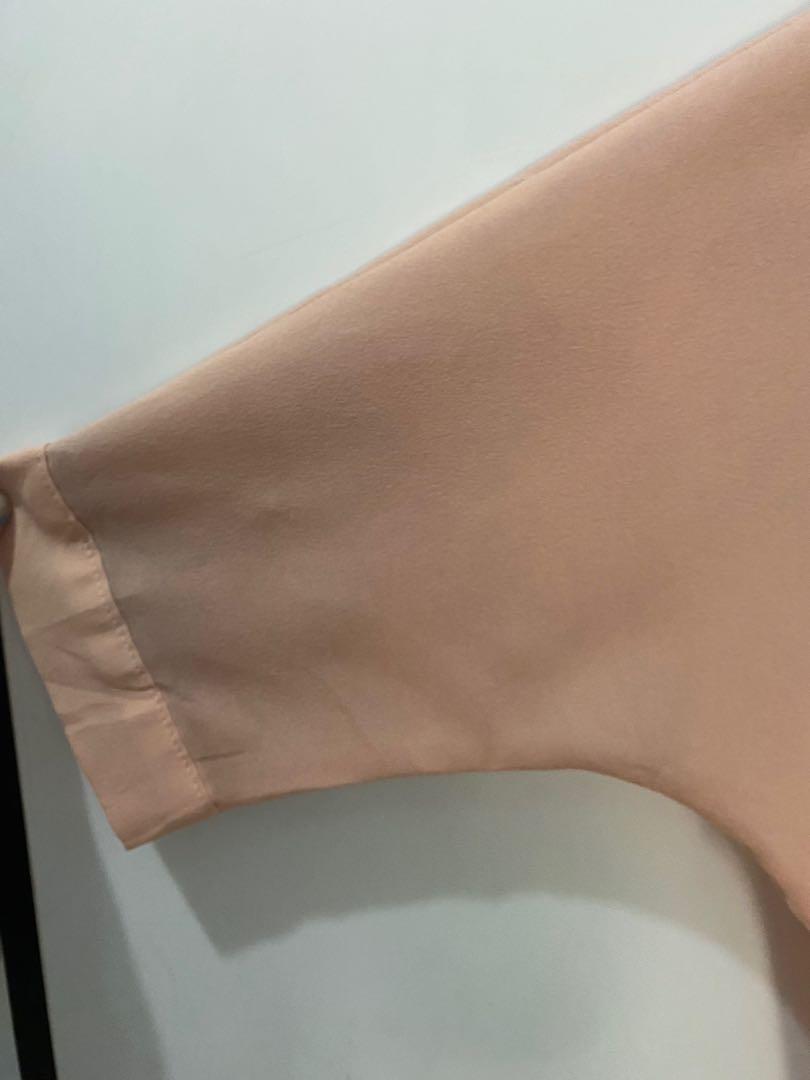 Nude Top Model Batwing Fesyen Wanita Pakaian Wanita Atasan Di Carousell