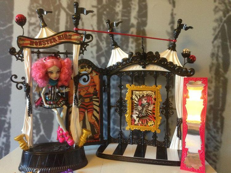 Monster High Doll Freak Du Chic Circus Rochelle Goyle Toys Collectibles Mainan Di Carousell