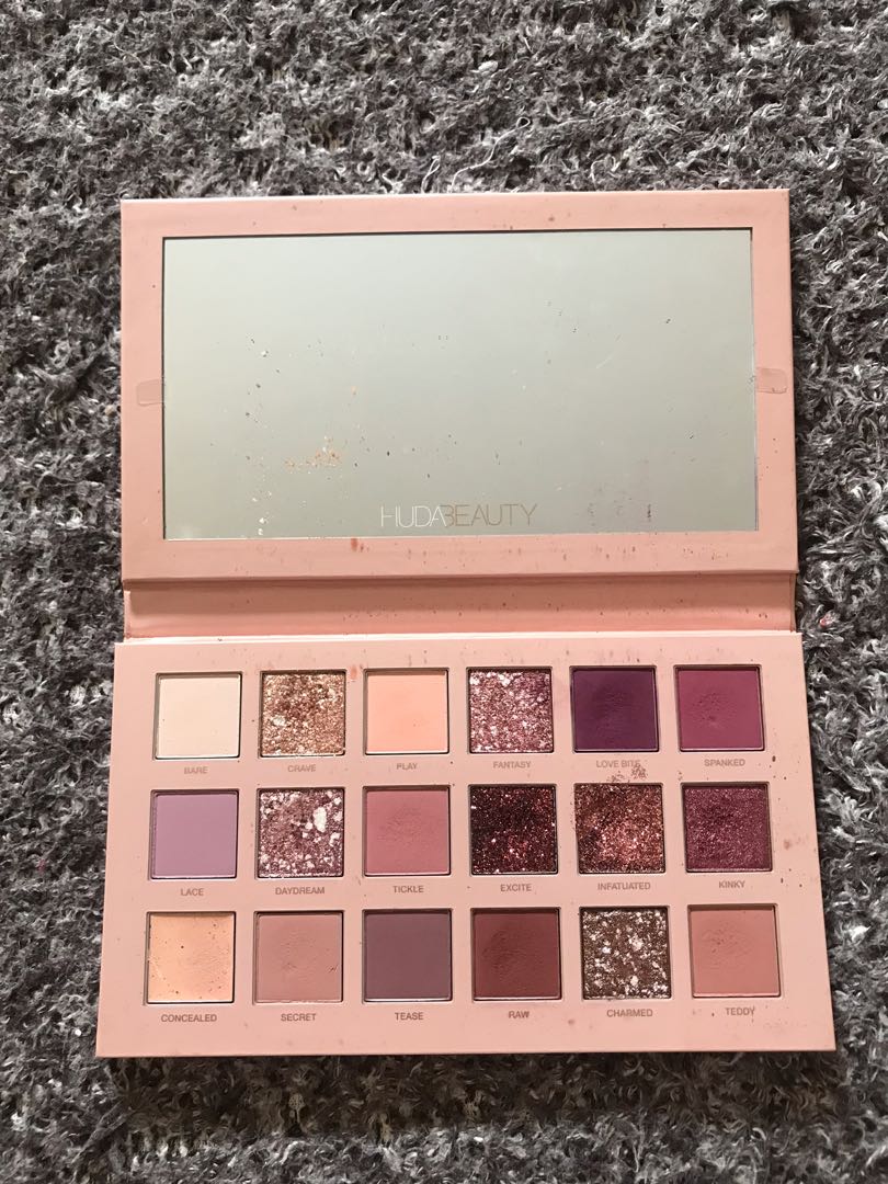 Huda Beauty Nude Eyeshadow Kesehatan Kecantikan Rias Wajah Di