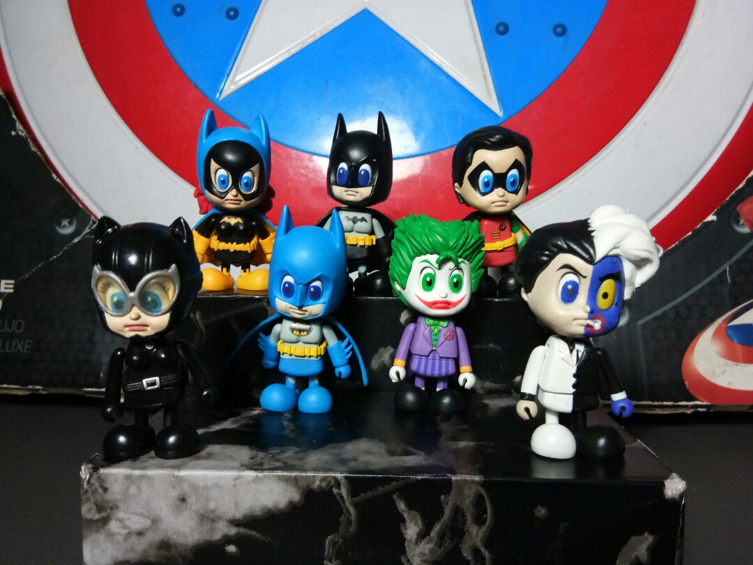 Batman Cosbaby Hot Toys Set Of Batman The Joker Catwoman Two Face Batgirl And Robin