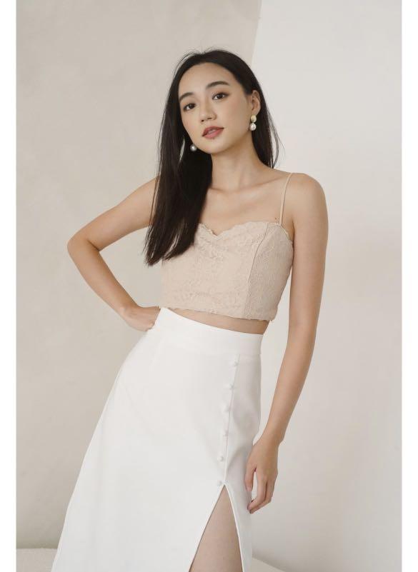 BNWT MIKAYLA LIA LACE CROP TOP IN NUDE Women S Fashion Tops