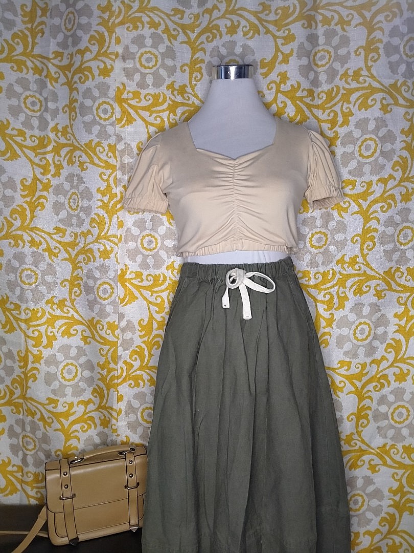Nude Crop Top Women S Fashion Tops Others Tops On Carousell