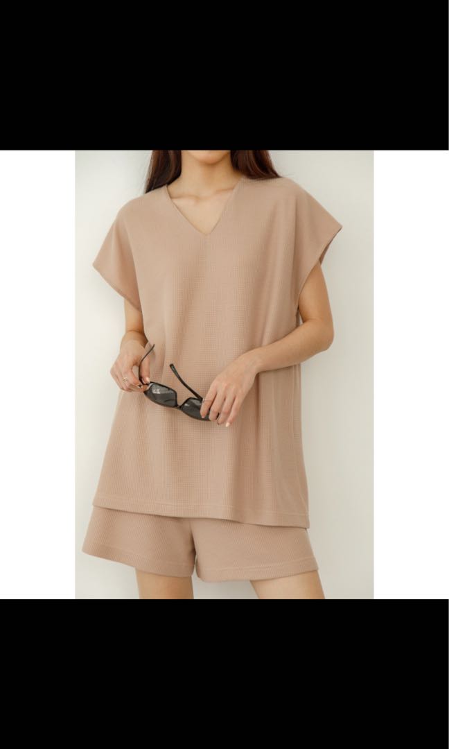 Shopatvelvet Nude Set Fesyen Wanita Pakaian Wanita Lainnya Di Carousell