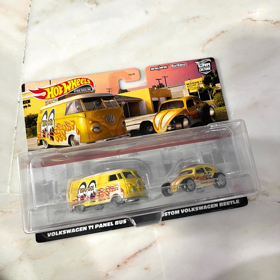 Hot Wheels Twin Pack Mooneyes Volkswagen T Panel Bus With Custom Vw Beetle Hobbies Toys