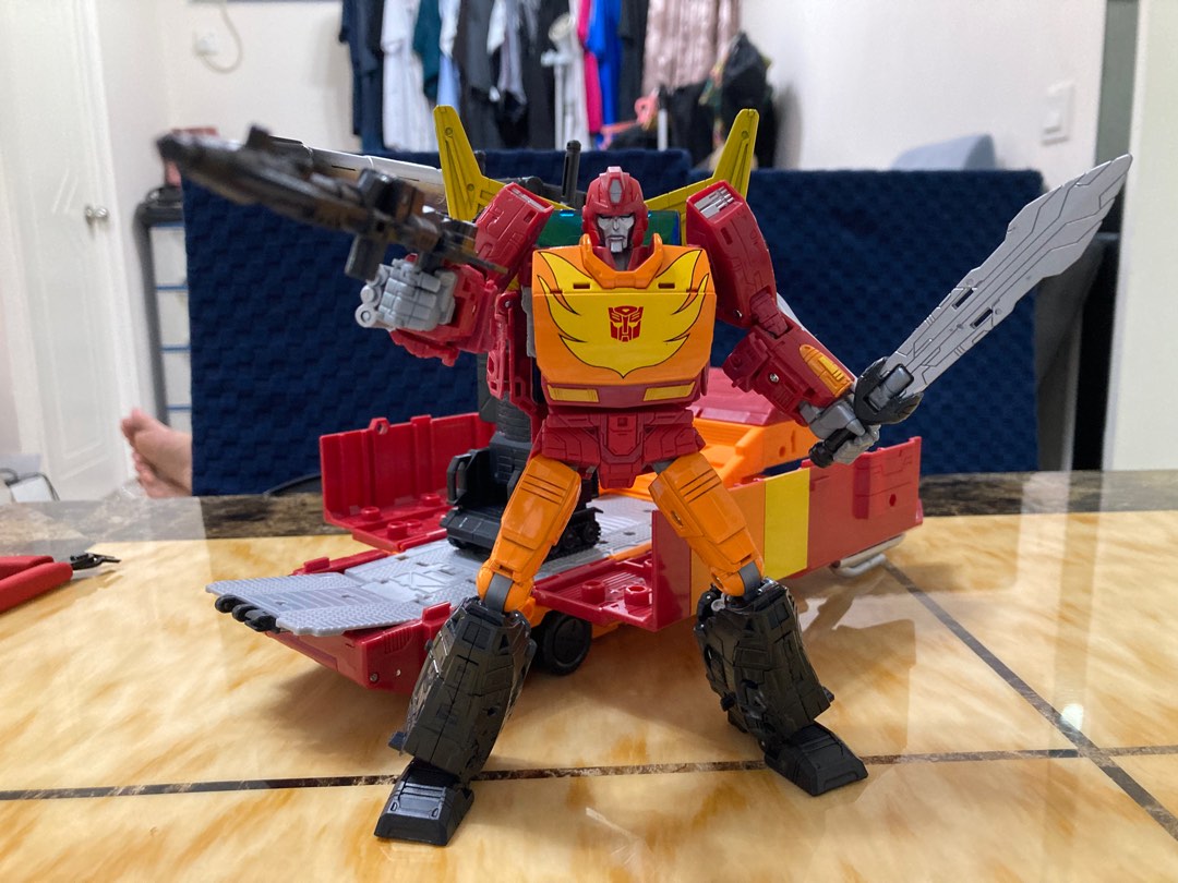 transformers 變形金剛 hot rod rodimus prime 洛迪文 兩隻 興趣及遊戲 玩具 遊戲類 Carousell
