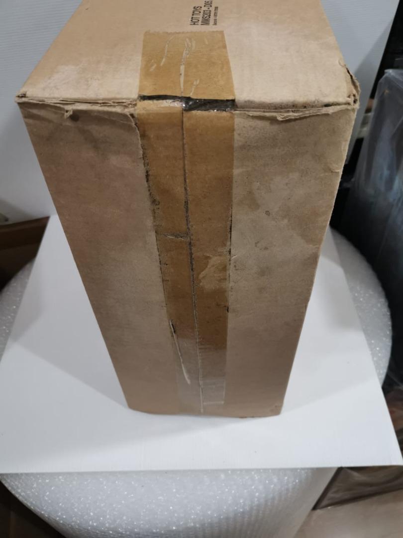 Hot Toys Mms D Robocop Robocop Collectible Figure With Mechanical Chair Docking Station