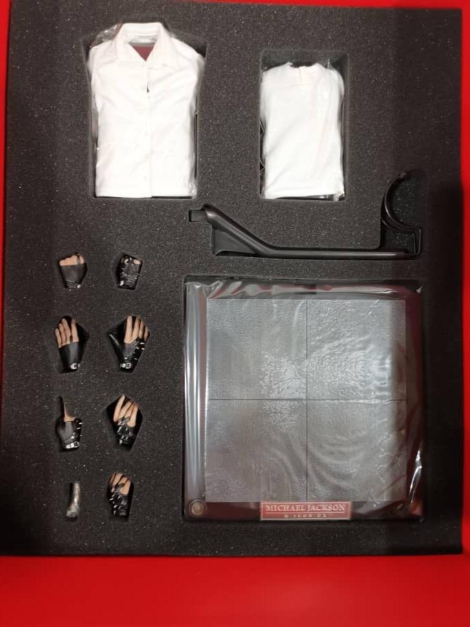 HOT TOYS DX BAD MICHAEL JACKSON BAD VERSION TH SCALE COLLECTIBLE FIGURE Hobbies Toys