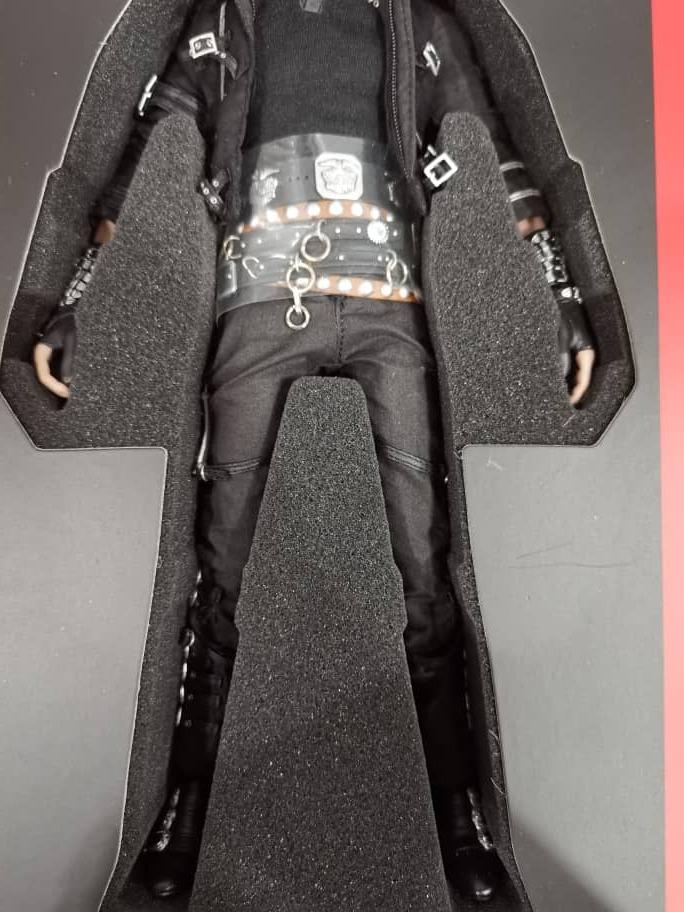 HOT TOYS DX BAD MICHAEL JACKSON BAD VERSION TH SCALE COLLECTIBLE FIGURE Hobbies Toys