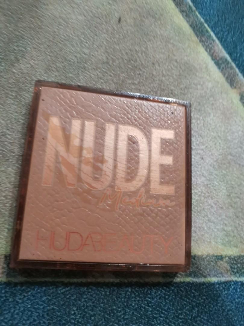 Huda Beauty Nude Eyeshadow Beauty Personal Care Face Makeup On