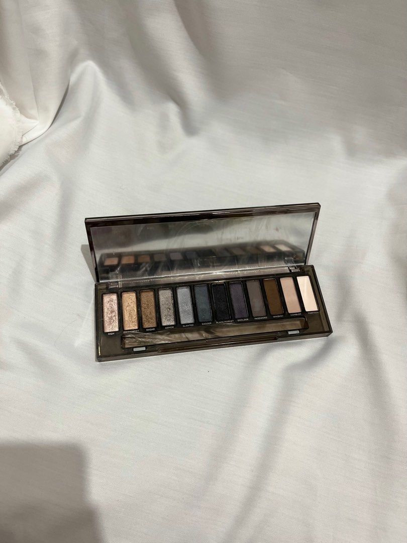 Urban Decay Naked Smoky Eyeshadow Palette Kesehatan Kecantikan Rias
