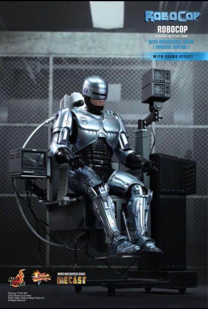 Hot Toys RoboCop Figure With Mechanical Chair Docking Station MMS D Plus Arm Machine Gun