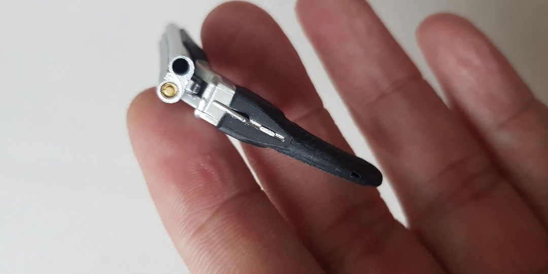 Hot Toys 1 6 Scale Resident Evil Alice Shotgun Hobbies Toys Toys Games On Carousell