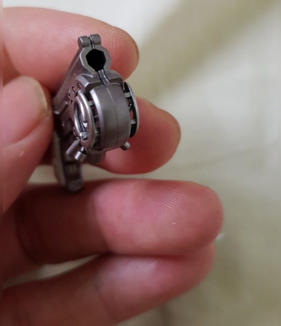 Hot Toys Scale Resident Evil Alice Wire Gun Hobbies Toys Toys Games On Carousell