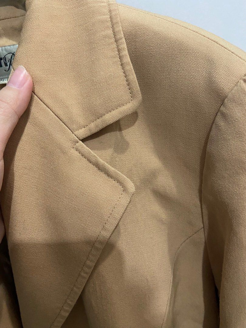 Blazer Choco Nude Fesyen Wanita Pakaian Wanita Baju Luaran Di Carousell