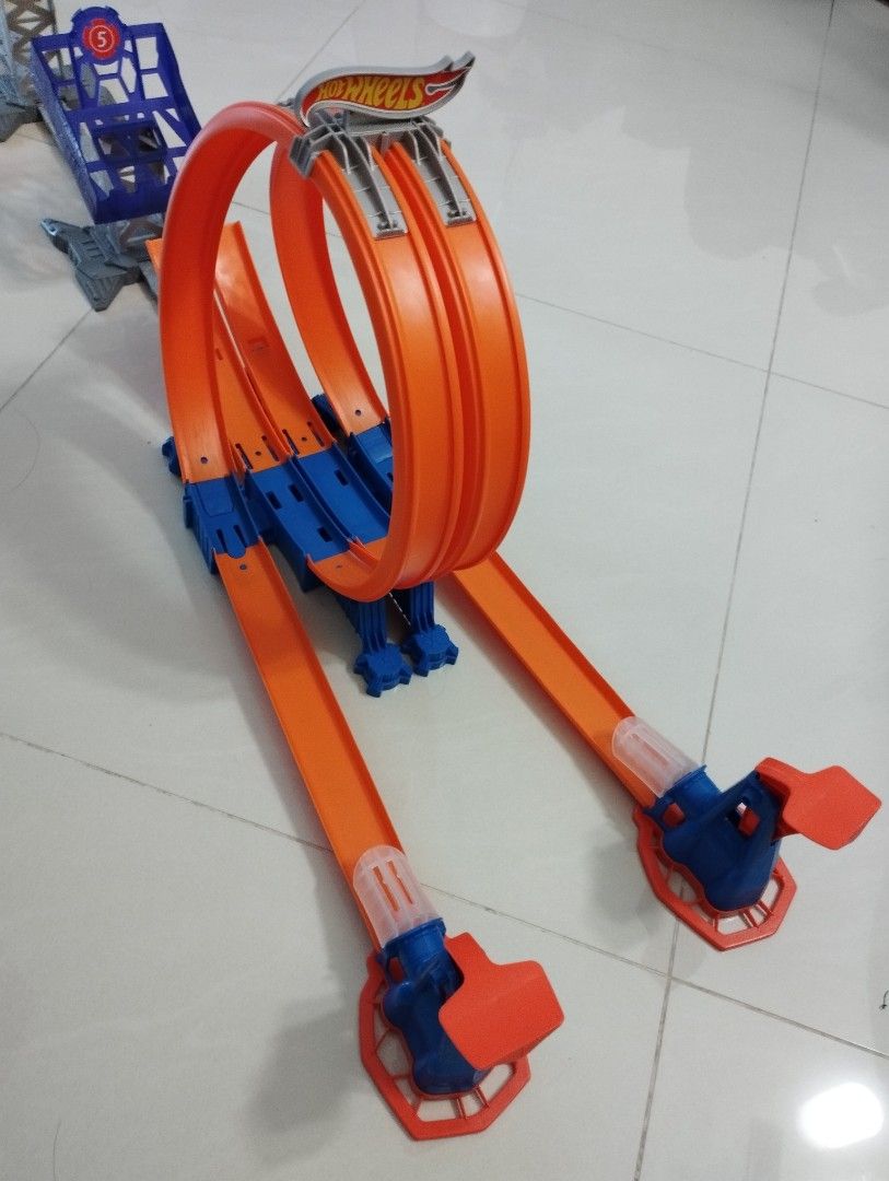 Hot Wheels Loop The Loop Track Play Set Hobbies Toys Toys Games On Carousell