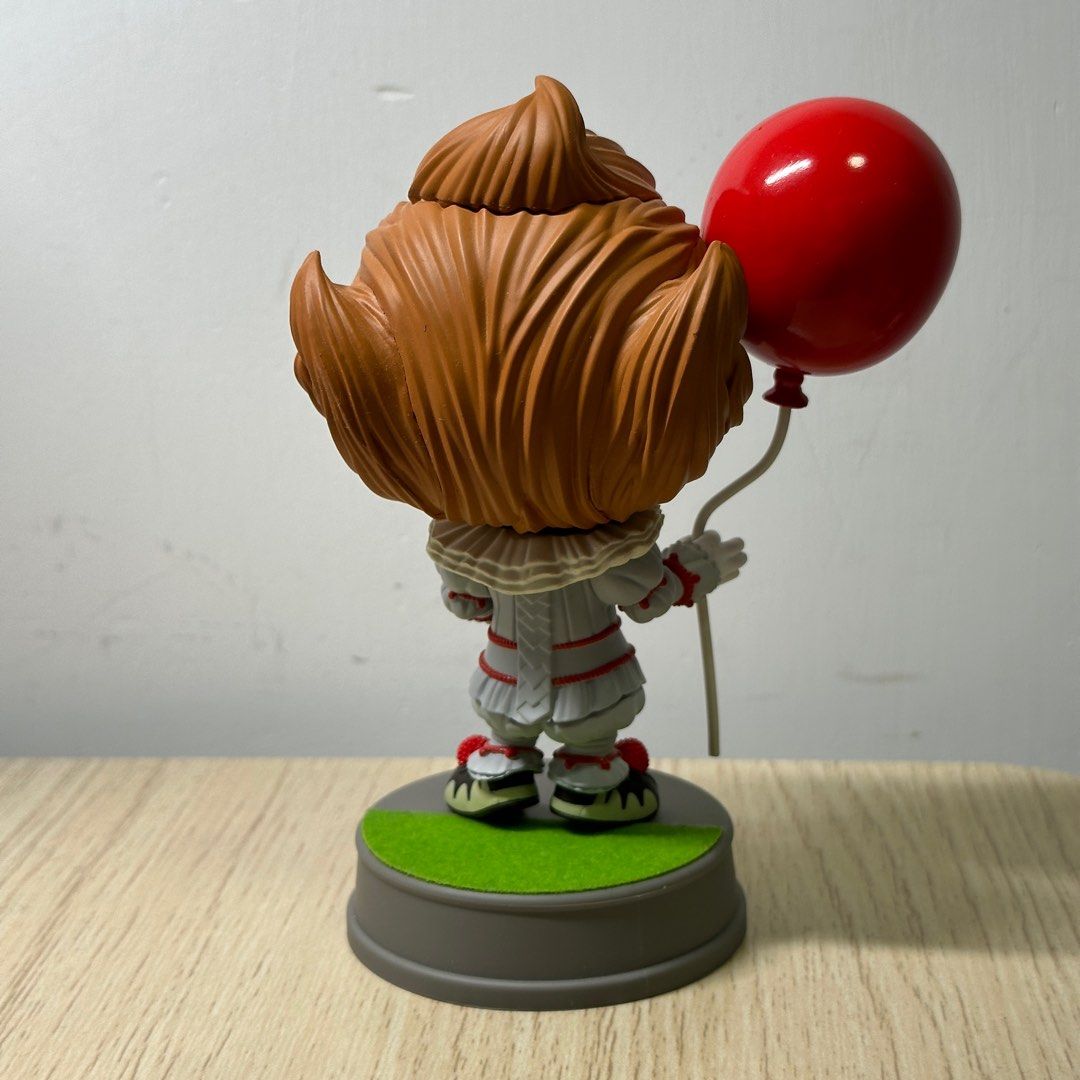 IT PENNYWISE Hot toys Cosbaby COSB 氣球版 興趣及遊戲 玩具 遊戲類 Carousell