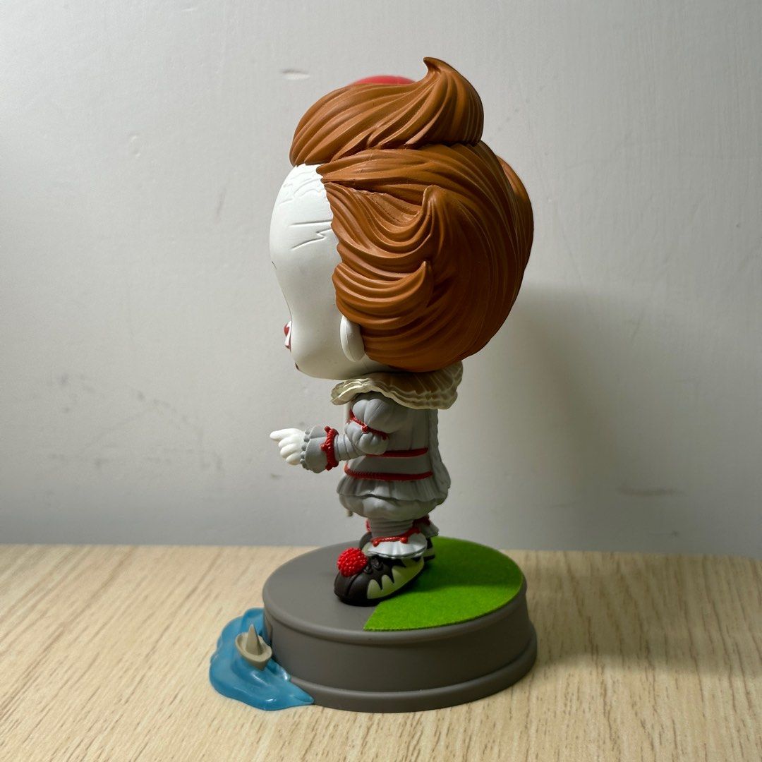 IT PENNYWISE Hot toys Cosbaby COSB 氣球版 興趣及遊戲 玩具 遊戲類 Carousell