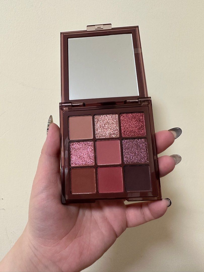 Huda Beauty Nude Rich Obsessions Eyeshadow Palette 美容化妝品 健康及美容 皮膚