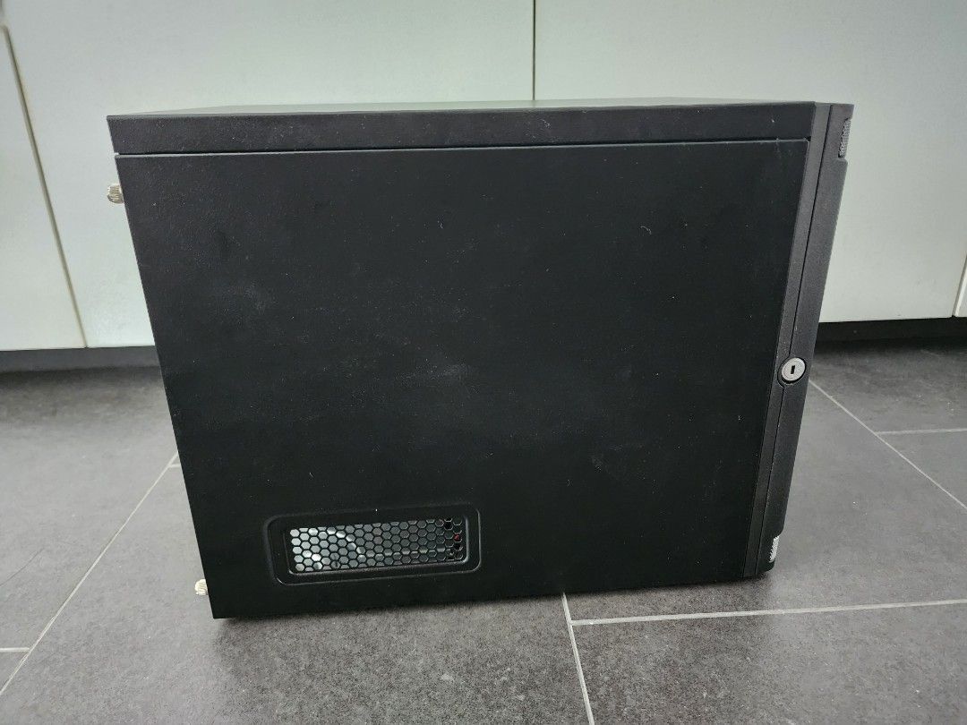 Chenbro Mini Itx Case With Hot Swap Removable Drive Bays Computers Tech Parts