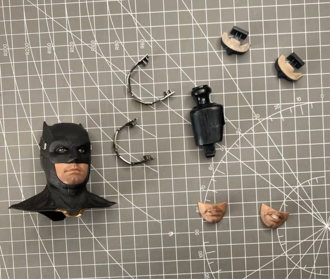 DC JUSTICE LEAGUE HOT TOYS 1 6 SCALE MMS432 BATMAN TACTICAL BATSUIT VERSION HELMETED HEAD