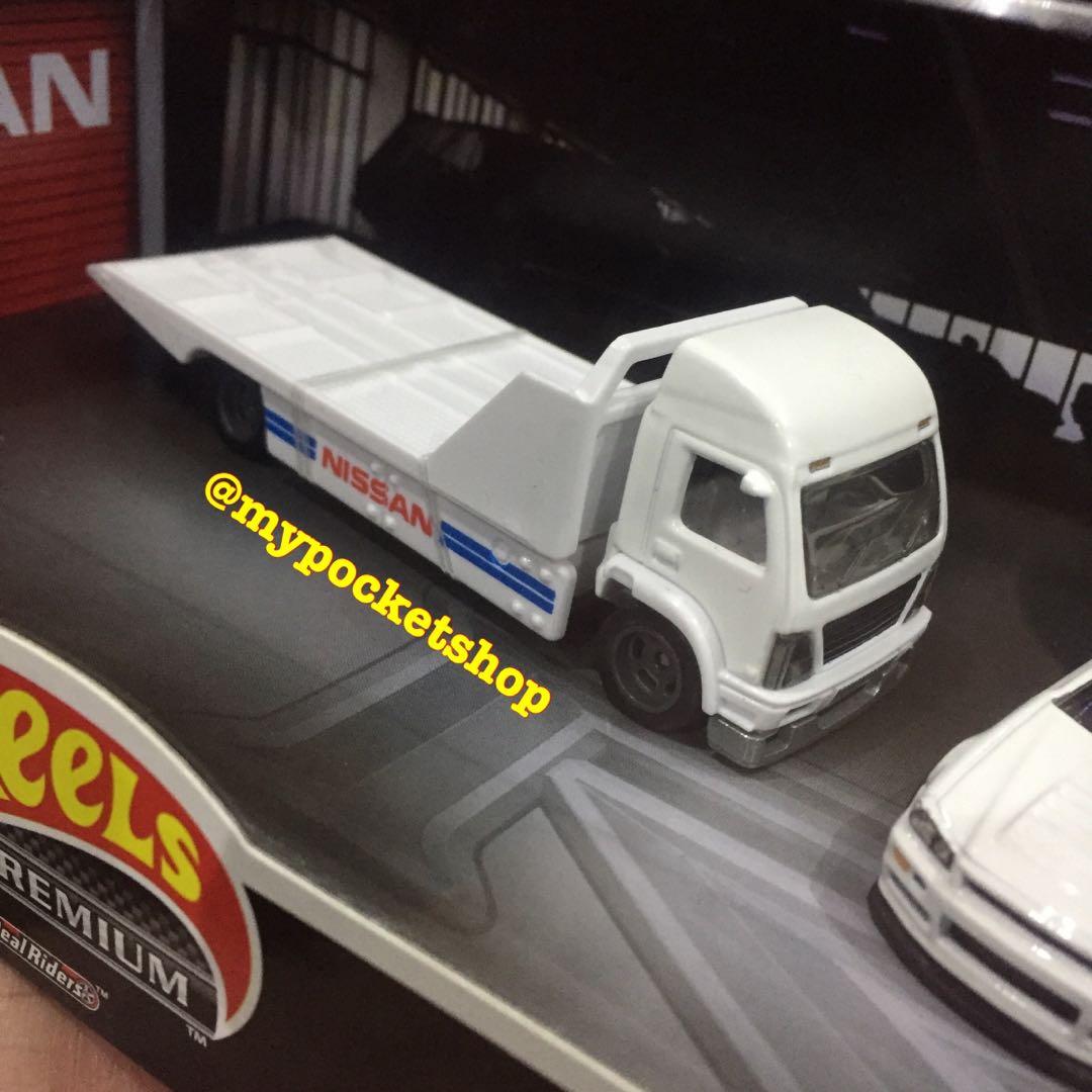 RESERVED Hot Wheels PREMIUM NISSAN COLLECTOR SET W Nissan Skyline GT R R34 R33 R32 And