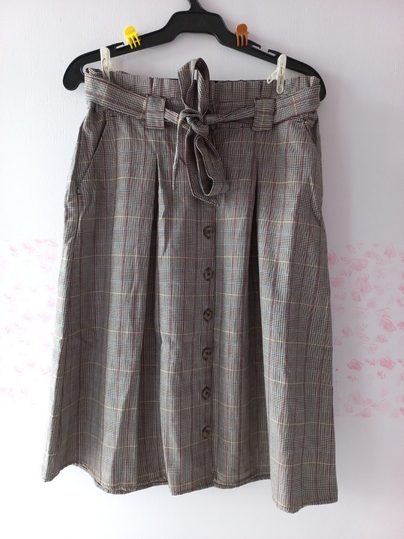 Max Skirt Women S Fashion Bottoms Skirts On Carousell