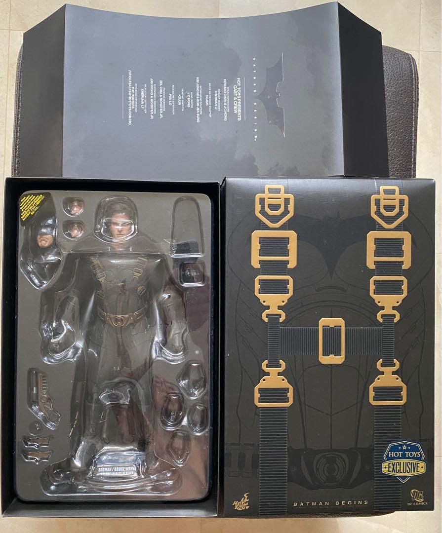 Hot Toys Exclusive Batman Bruce Wayne Batsuit Begins Version 1 6 Collectible Figure Hobbies