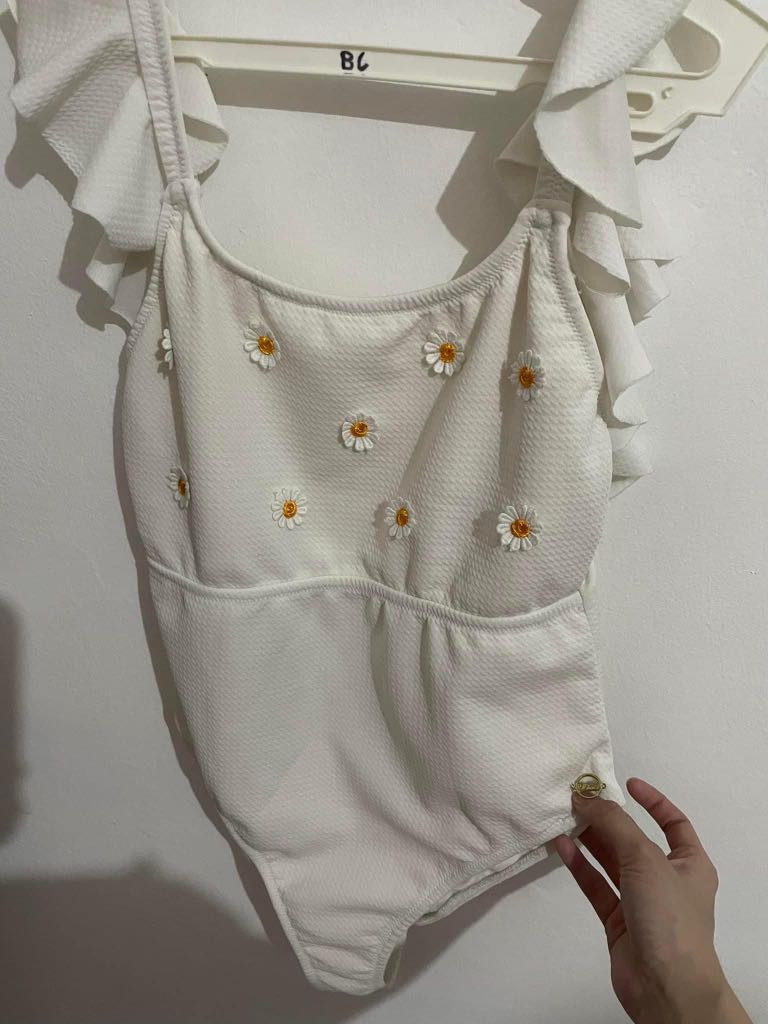 One Piece Bikini Cesa Women S Fashion Swimwear Bikinis Swimsuits On Carousell