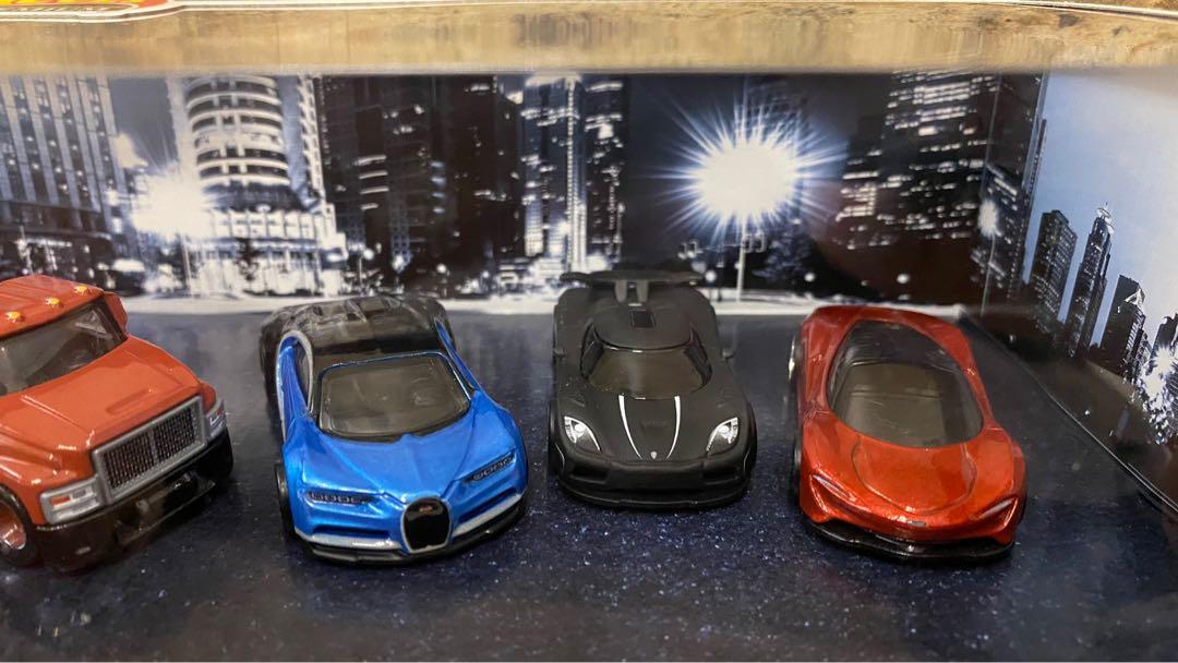 Hot wheels premium Carry on 16 Bugatti Chiron Koenigsegg Agera R McLaren Speedtail 興趣及