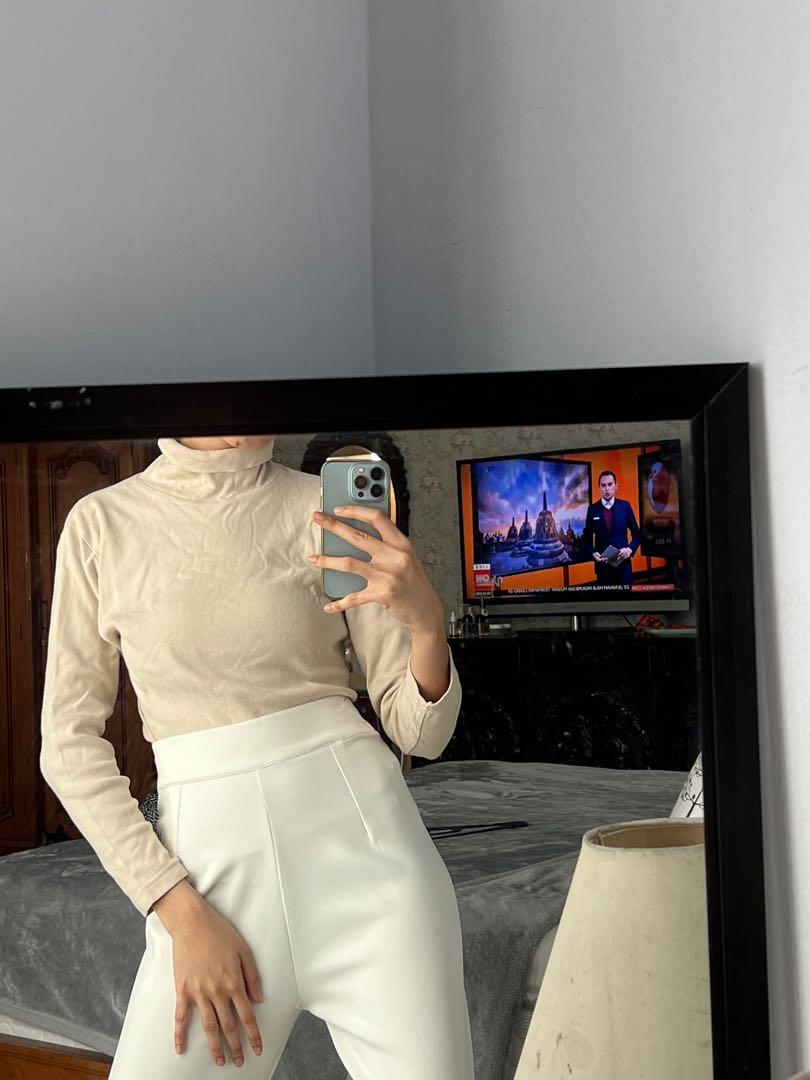 Turtle Neck Hnm Nude Fesyen Wanita Pakaian Wanita Atasan Di Carousell