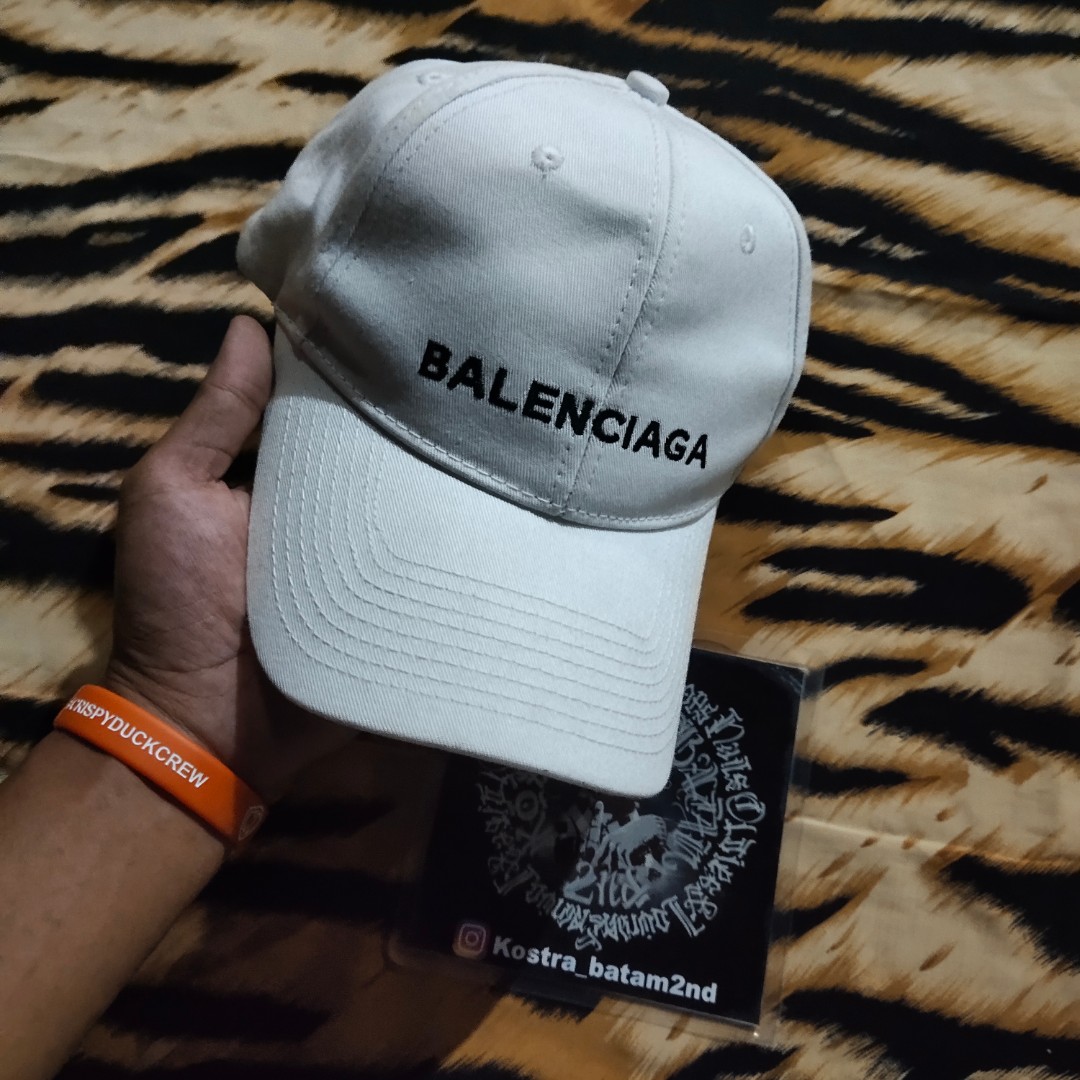 Balenciaga Caps Fesyen Pria Aksesoris Topi Di Carousell