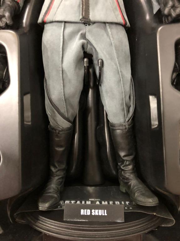 HOT TOYS MMS CAPTAIN AMERICA THE FIRST AVENGER RED SKULL TH SCALE COLLECTIBLE FIGURINE