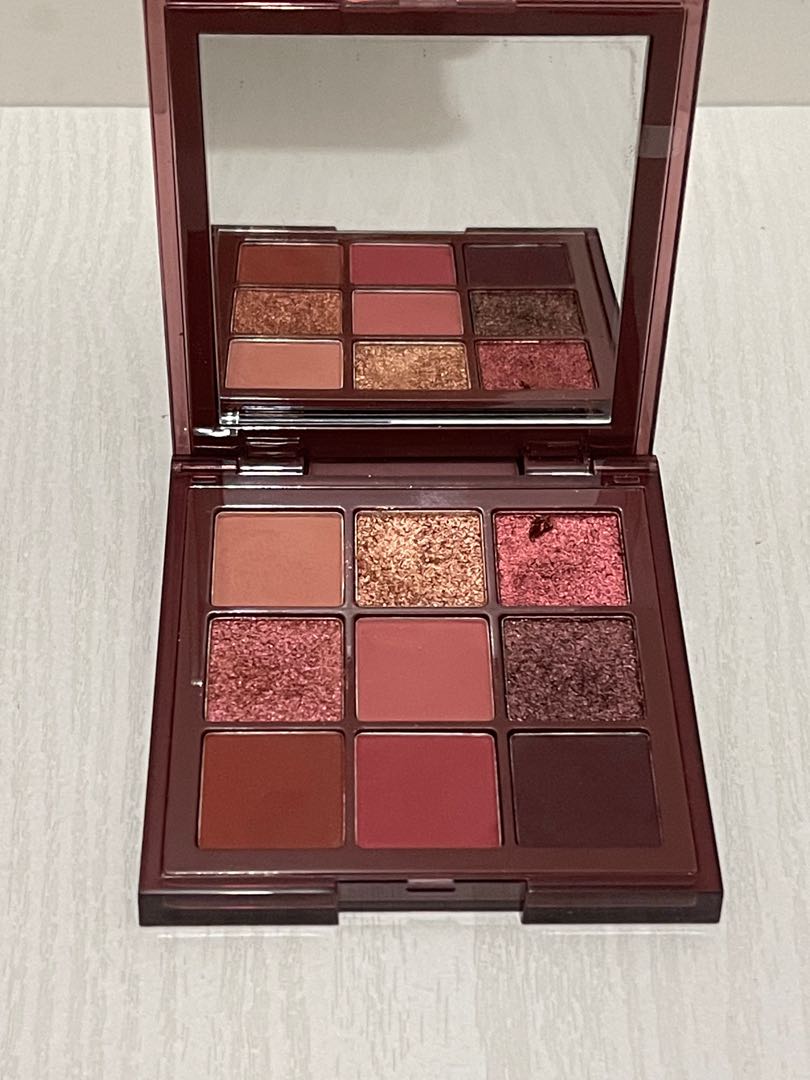 Huda Eyeshadow Rich Nude Kesehatan Kecantikan Rias Wajah Di Carousell
