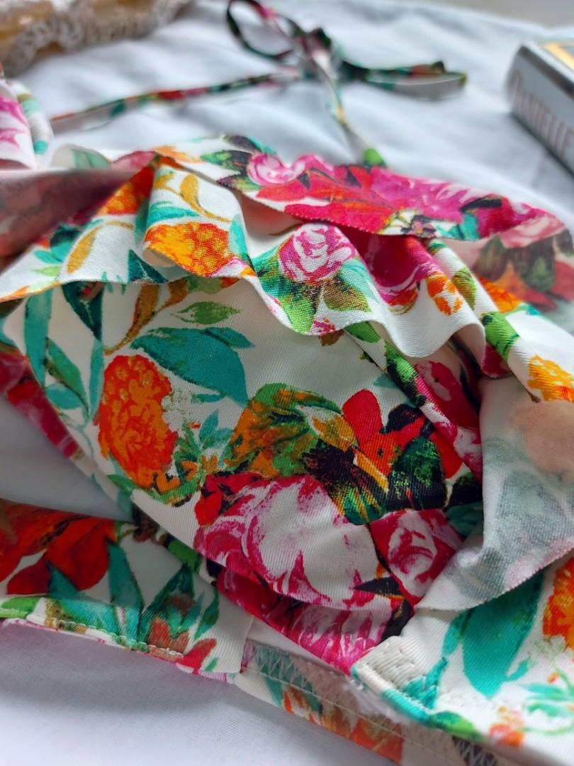 H M Two Piece Swimsuit Bikini Women S Fashion Swimwear Bikinis Swimsuits On Carousell