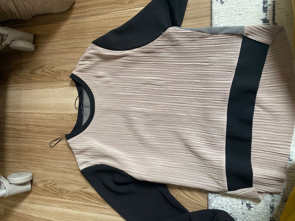 Zara Pleats Nude Fesyen Wanita Pakaian Wanita Atasan Di Carousell