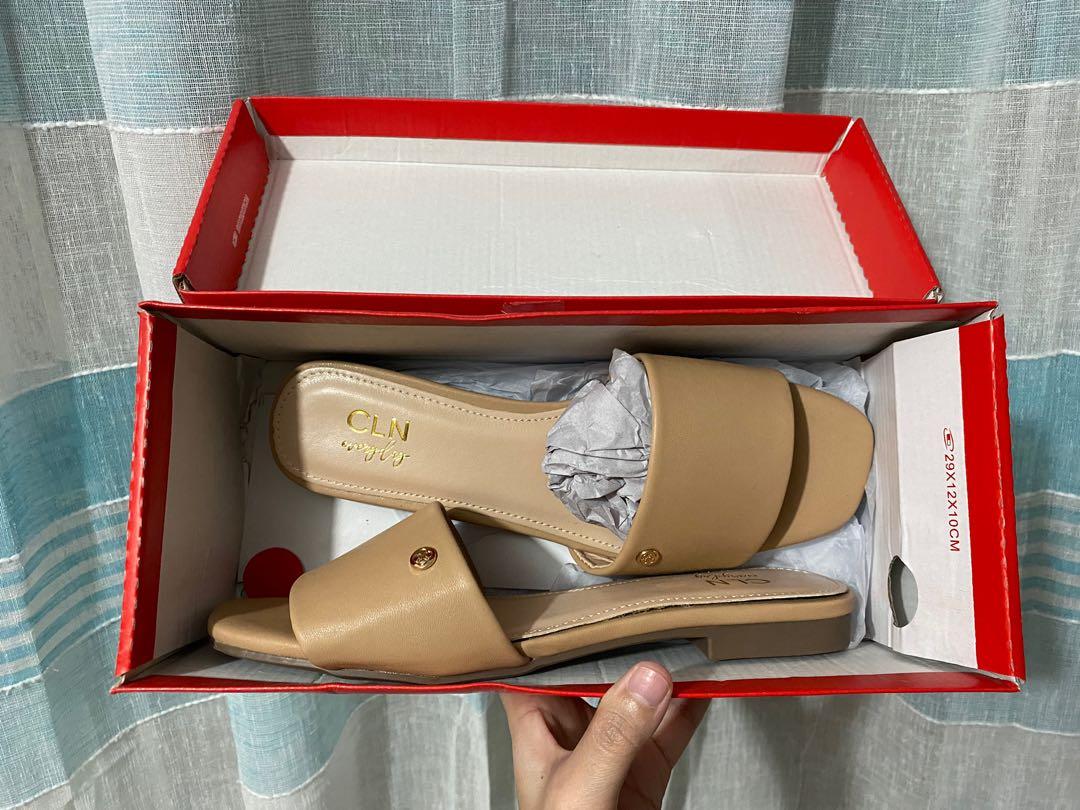 Cln Sandals Bridger Nude Women S Fashion Footwear Flats Sandals On
