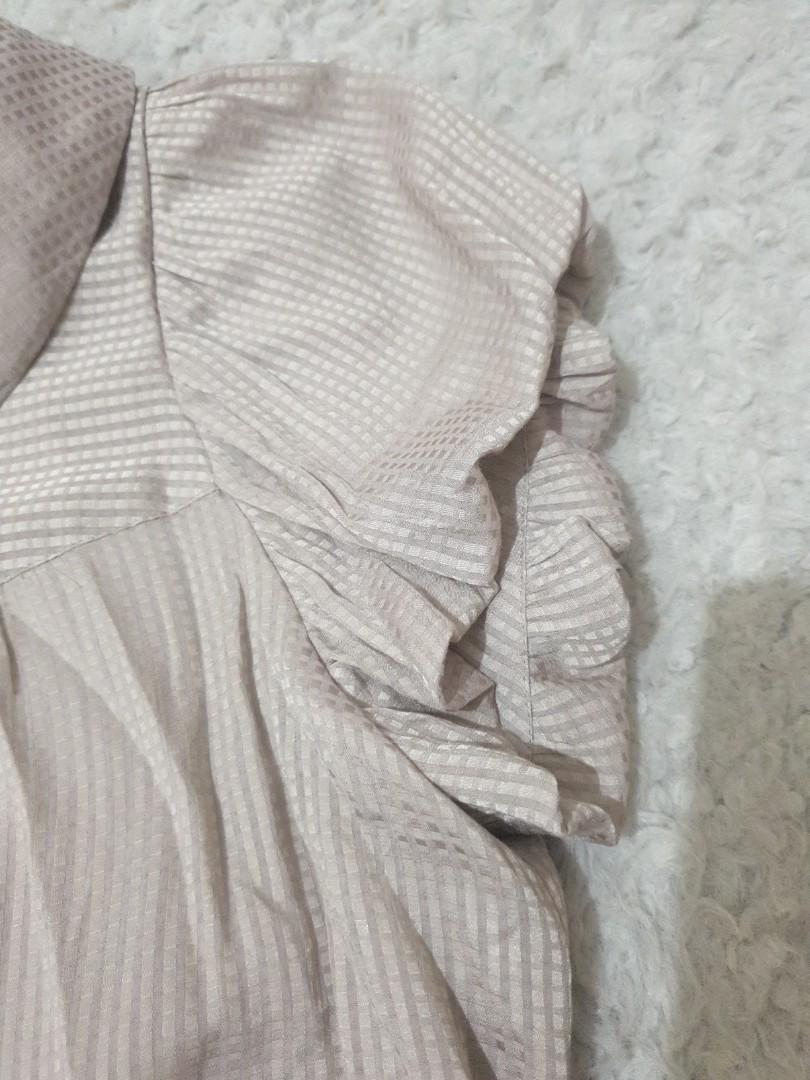 Atasan Warna Nude Coksu Fesyen Wanita Pakaian Wanita Atasan Di Carousell