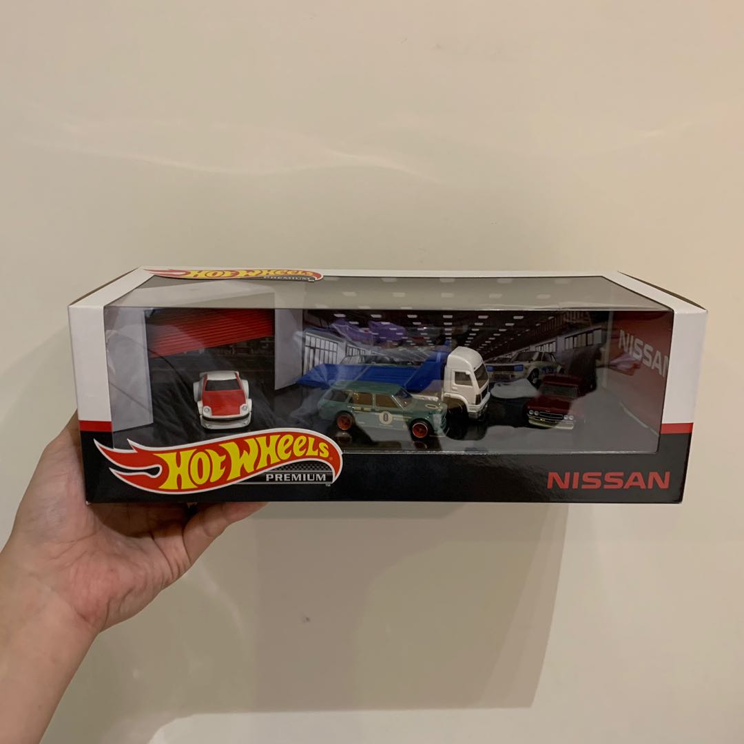 Hot Wheels Nissan Garage Set Datsun Wagon Fairlady Z Z Laurel And Aero List Hobbies