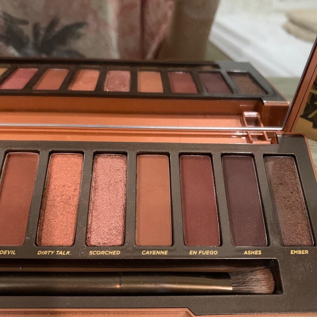 Naked Heat Urban Decay Eyeshadow Palette Kesehatan Kecantikan Rias