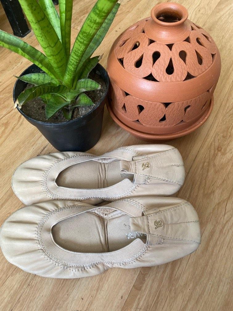 Yosi Samra Nude Flats Women S Fashion Footwear Flats Sandals On Carousell