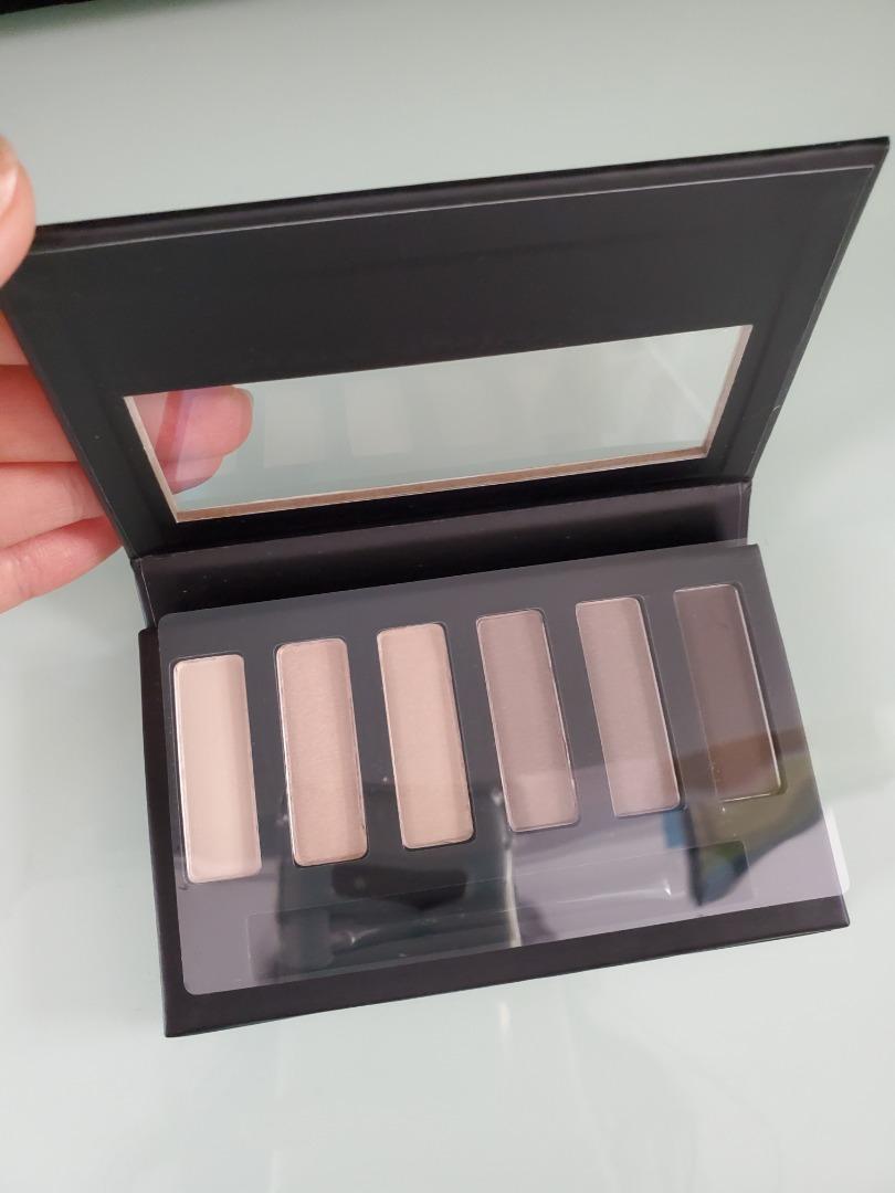 自然眼影 Collection Eyes Uncovered Nude Eyeshadow Palette 美容化妝品 健康及美容 皮膚護理 化妝品 Carousell