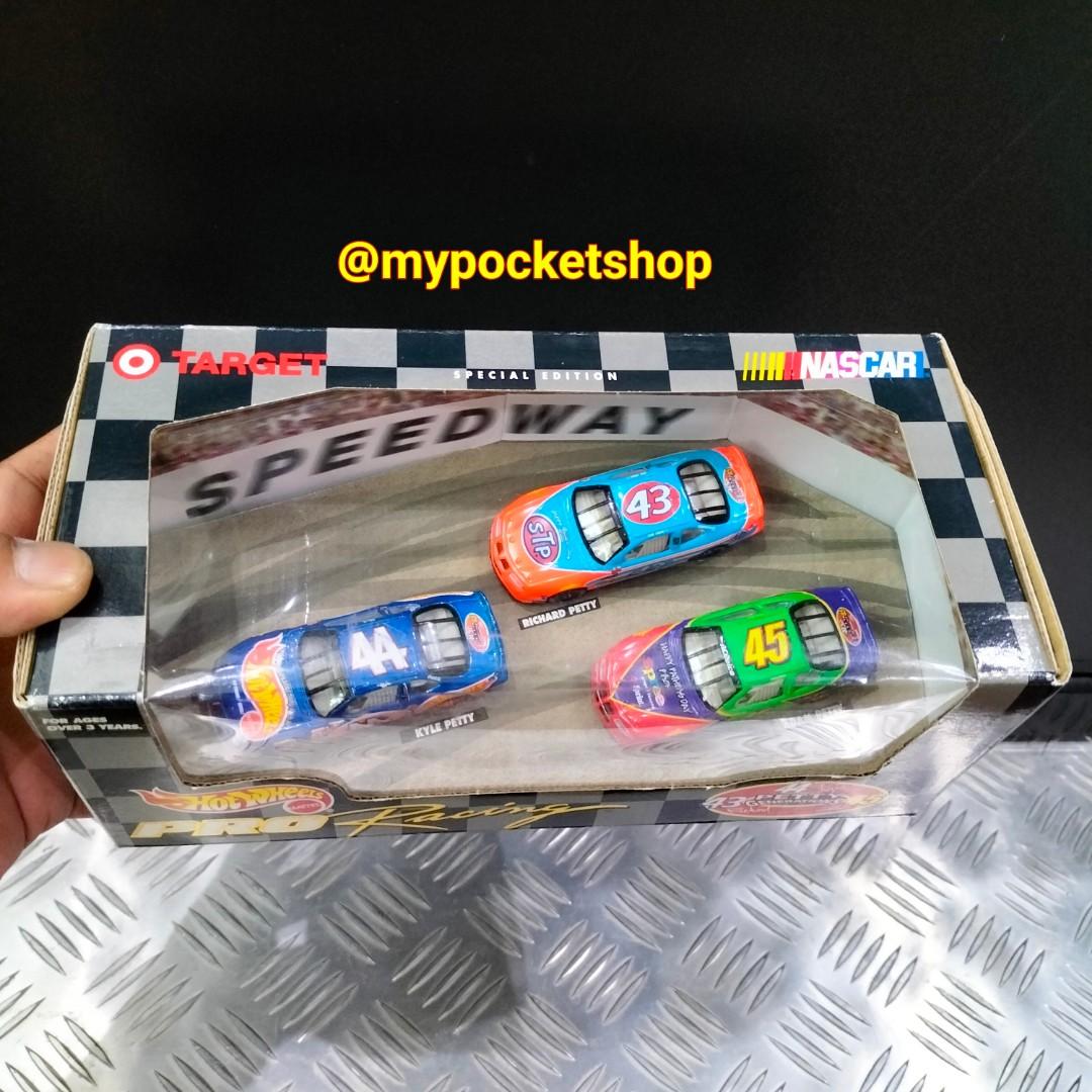 Hot Wheels NASCAR PRO RACING PETTY GENERATIONS CAR BOX SET Hotwheels Kyle Petty