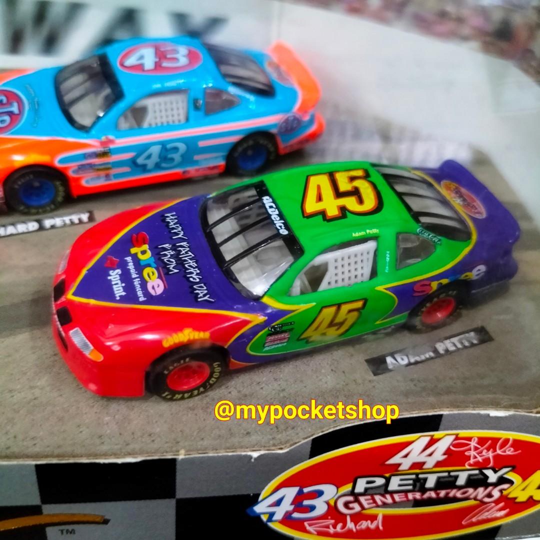 Hot Wheels NASCAR PRO RACING PETTY GENERATIONS CAR BOX SET Hotwheels Kyle Petty
