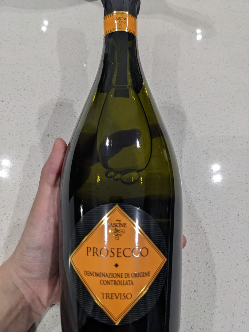 Cascine Prosecco Food Drinks Beverages On Carousell