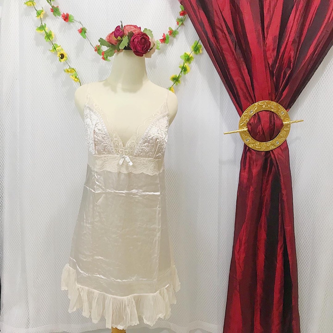White Eblin Lingerie Royal Vibes Slipdress Fesyen Wanita Pakaian