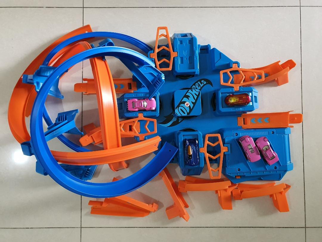 Hot Wheels Criss Cross Crash Track Set Hobbies Toys Toys Games On Carousell