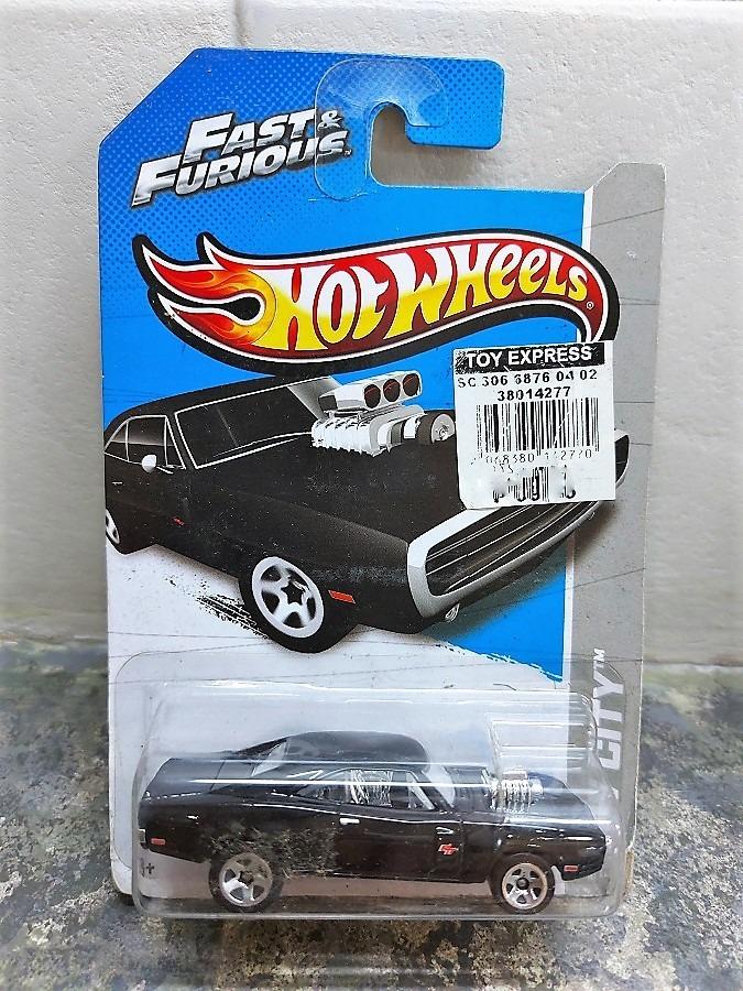 FAST FURIOUS 70 DODGE CHARGER R T Hot Wheels 2013 HW City Series Hobbies Toys Toys