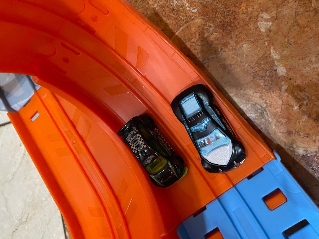 Hot Wheels Action Loop Stunt Champion Hobbies Toys Toys Games On Carousell