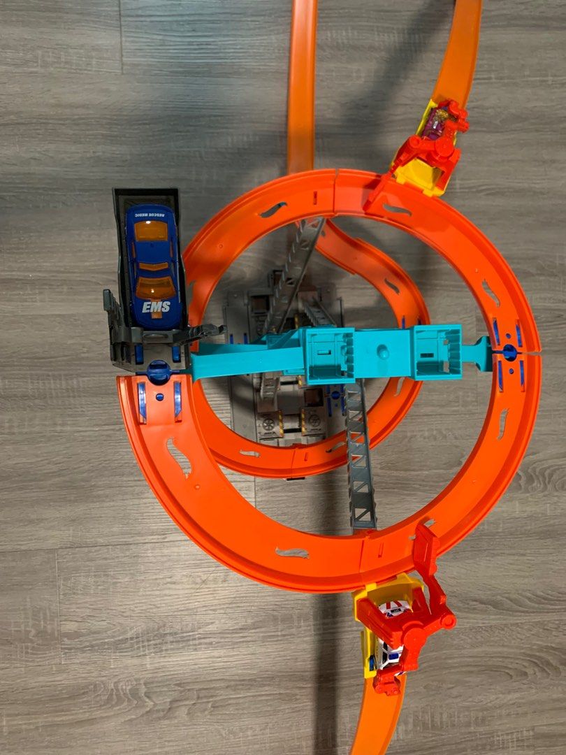 Hot Wheels Spiral Stack Up Starter Set Hobbies Toys Toys Games On Carousell